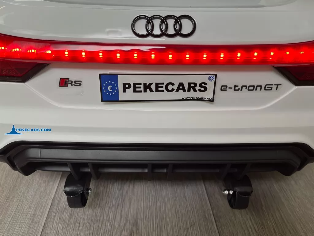 Audi RS E-Tron GT 12V 2.4G Blanco matricula
