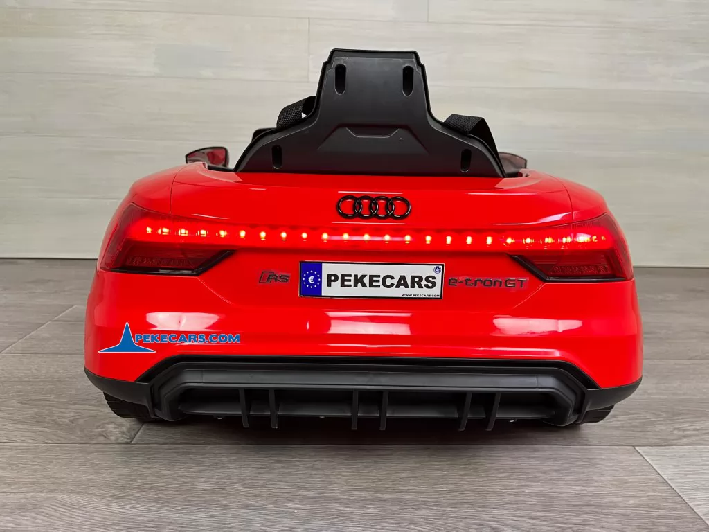 audi rs e tron gt rojo coche electrico niños vista trasera