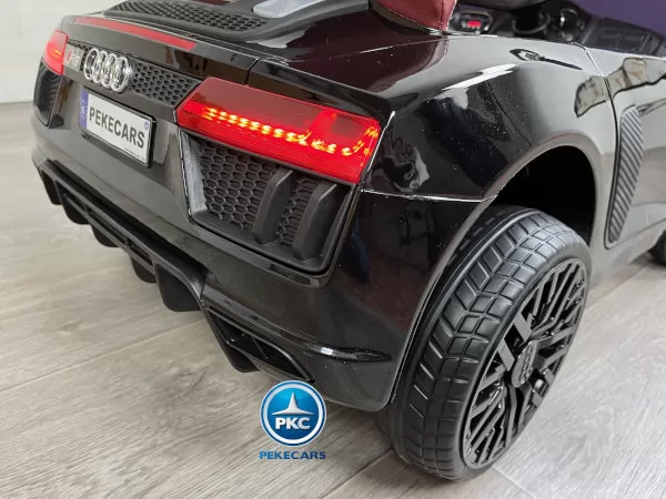 Coche electrico para niños Audi Little R8 Spyder Negro vista faro trasero