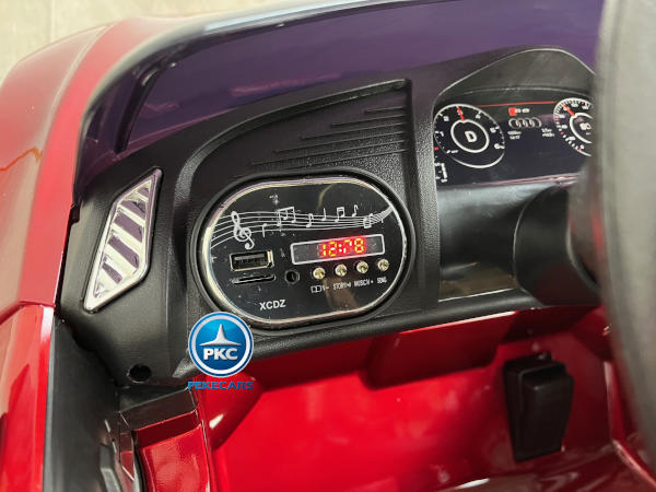 Coche eléctrico para niños Audi Little R8 Spyder Rojo Metalizado vista voltímetro