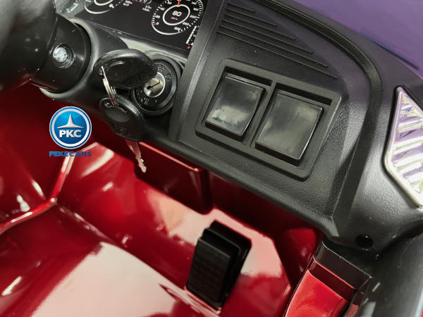 Coche eléctrico para niños Audi Little R8 Spyder Rojo Metalizado vista cuadro de mando