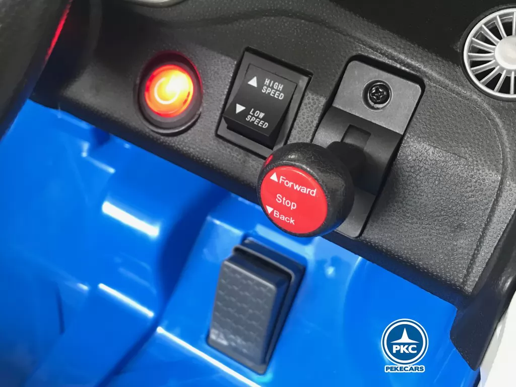 Coche eléctrico para niños Audi TT Azul vista cambio de marchas y arranque