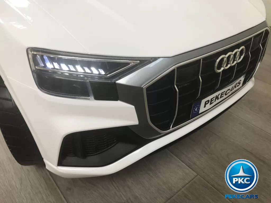 coche eléctrico infantil Audi Q8 12V Blanco vista faro delantero