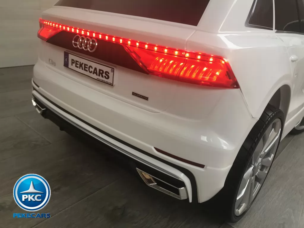 coche eléctrico infantil Audi Q8 12V Blanco vista faro trasero