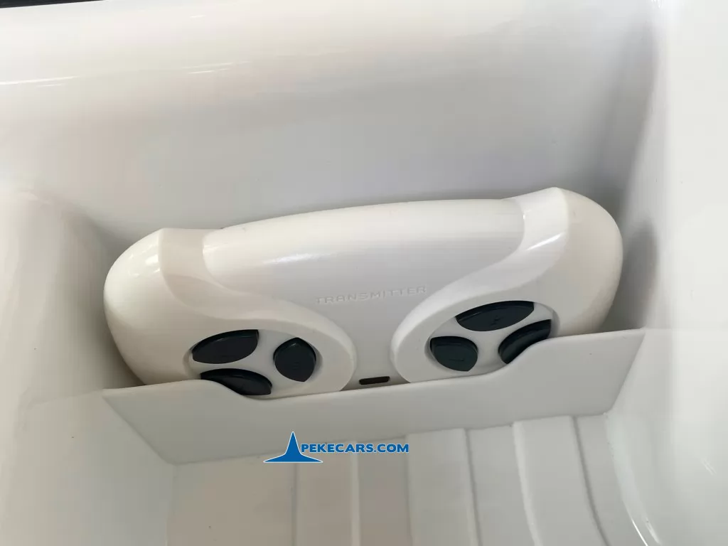 Auto de choques Racing GTS 12V Blanco detalle mando
