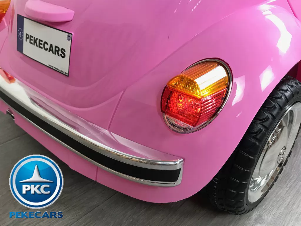 Beetle clásico color rosa vista faro trasero