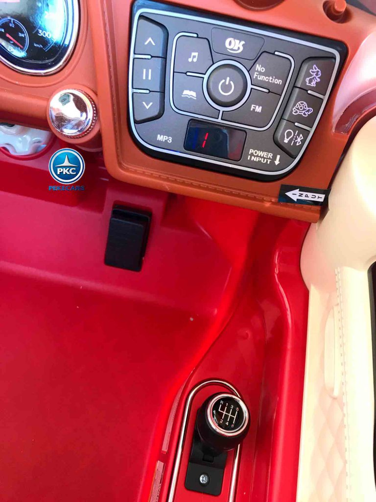 Coche eléctrico infantil Bentley Bentayga Rojo vista cuadro de mando