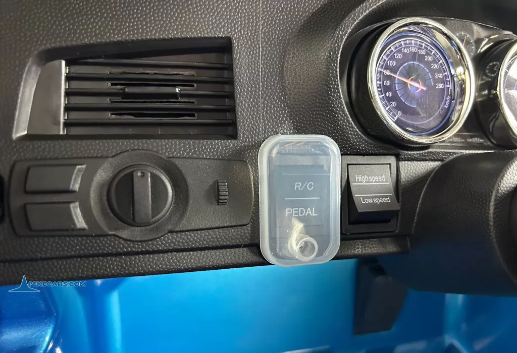 Coche electrico para niños BMW 6 GT 12V Azul  Metalizado encendido y selector de marcha