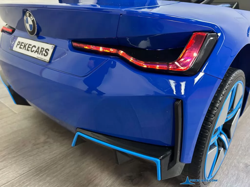 Coche eléctrico para niños BMW I4 12V 2.4G Azul luces traseras