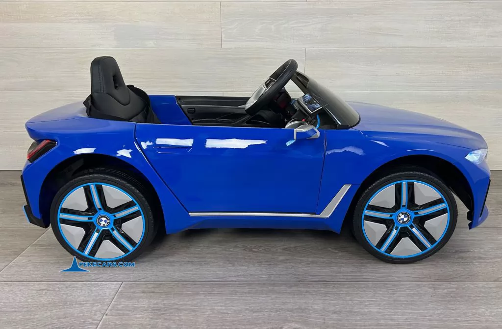 Coche eléctrico para niños BMW I4 12V 2.4G Azul lado izquierdo