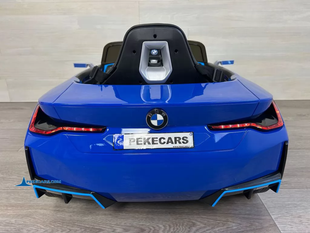 Coche eléctrico para niños BMW I4 12V 2.4G Azul vista trasera