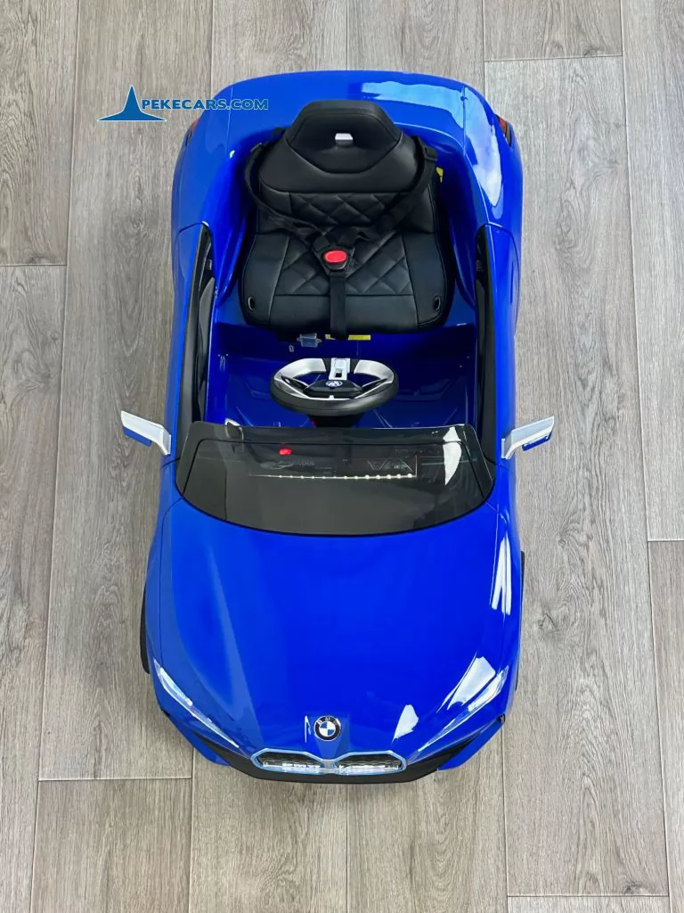 Coche eléctrico para niños BMW I4 12V 2.4G Azul vista cenital