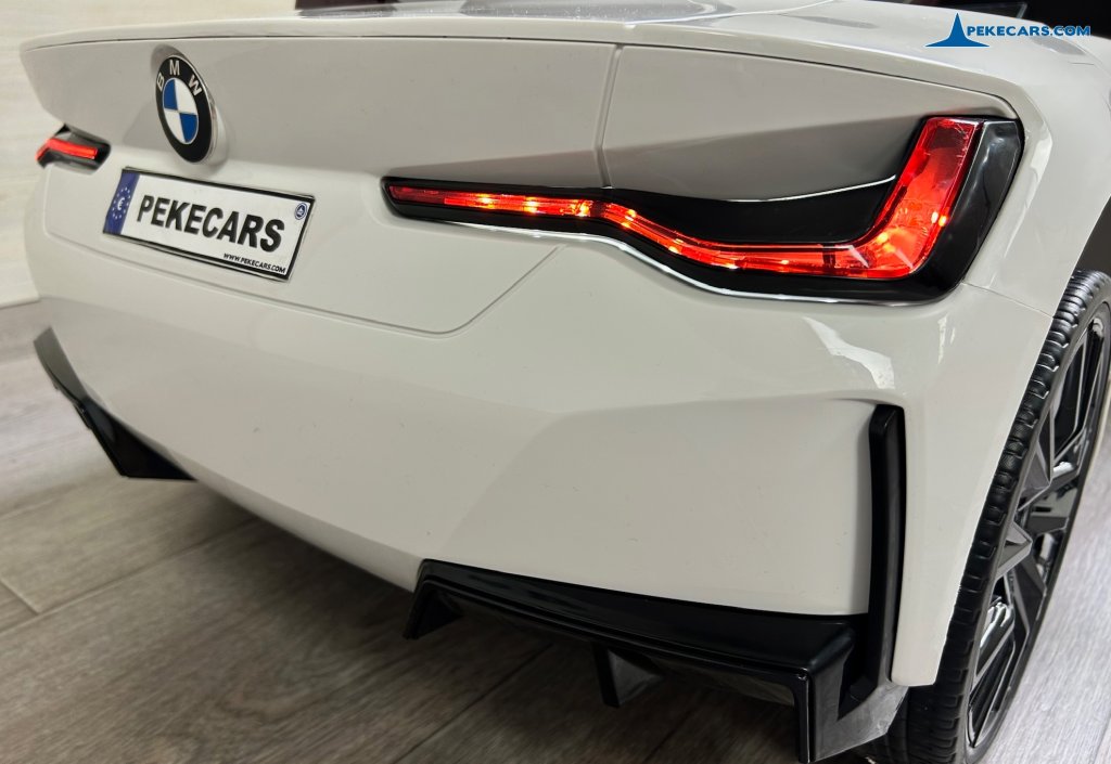 Coche eléctrico para niños BMW I4 12V 2.4G Blanco faros traseros