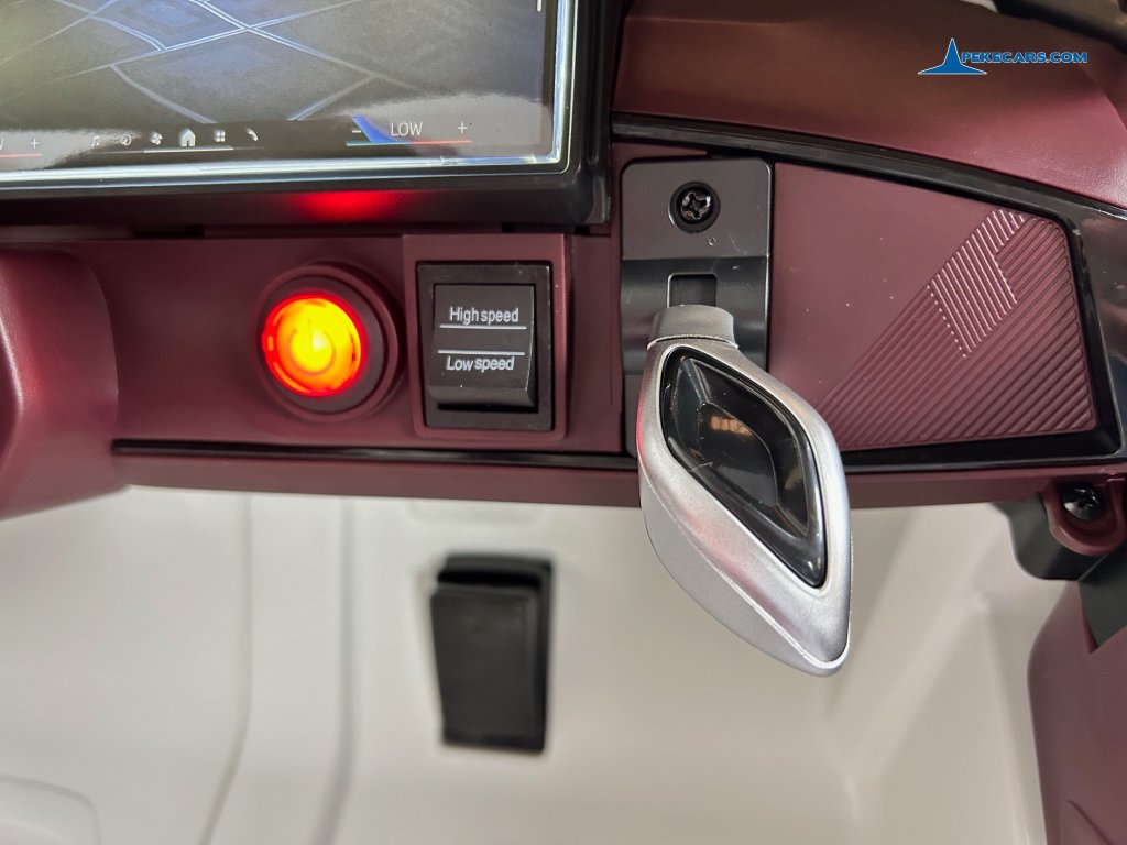 Coche eléctrico para niños BMW I4 12V 2.4G Blanco salpicadero