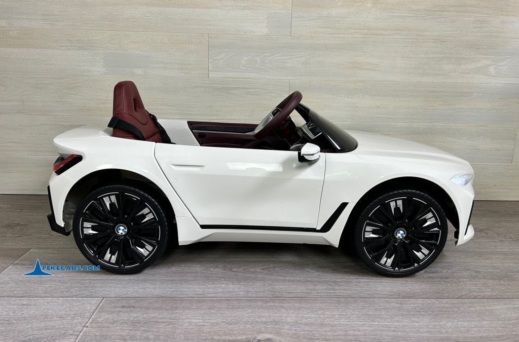 Coche eléctrico para niños BMW I4 12V 2.4G Blanco de lado
