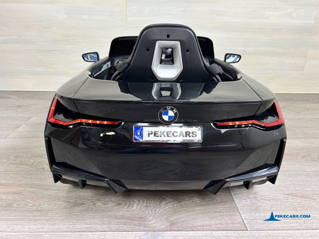 Coche eléctrico para niños BMW I4 12V 2.4G Negro parte trasera