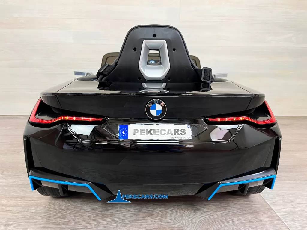 bmw i4 negro metalizado coche electrico niños trasero