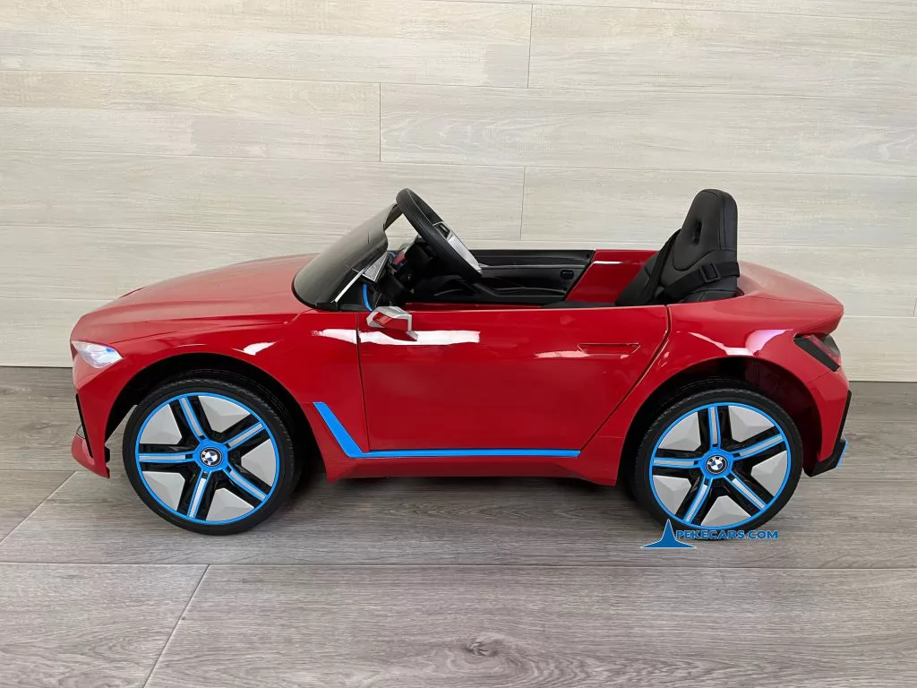 Coche eléctrico para niños BMW I4 12V 2.4G Rojo Metalizado vista lado izquierdo