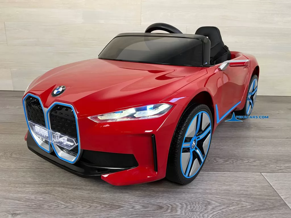 Coche eléctrico para niños BMW I4 12V 2.4G Rojo Metalizado vista frontal izquierda