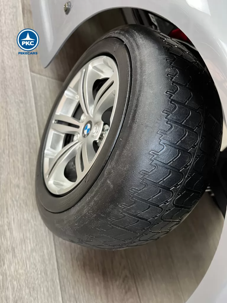 BMW M6 12V Gris rueda
