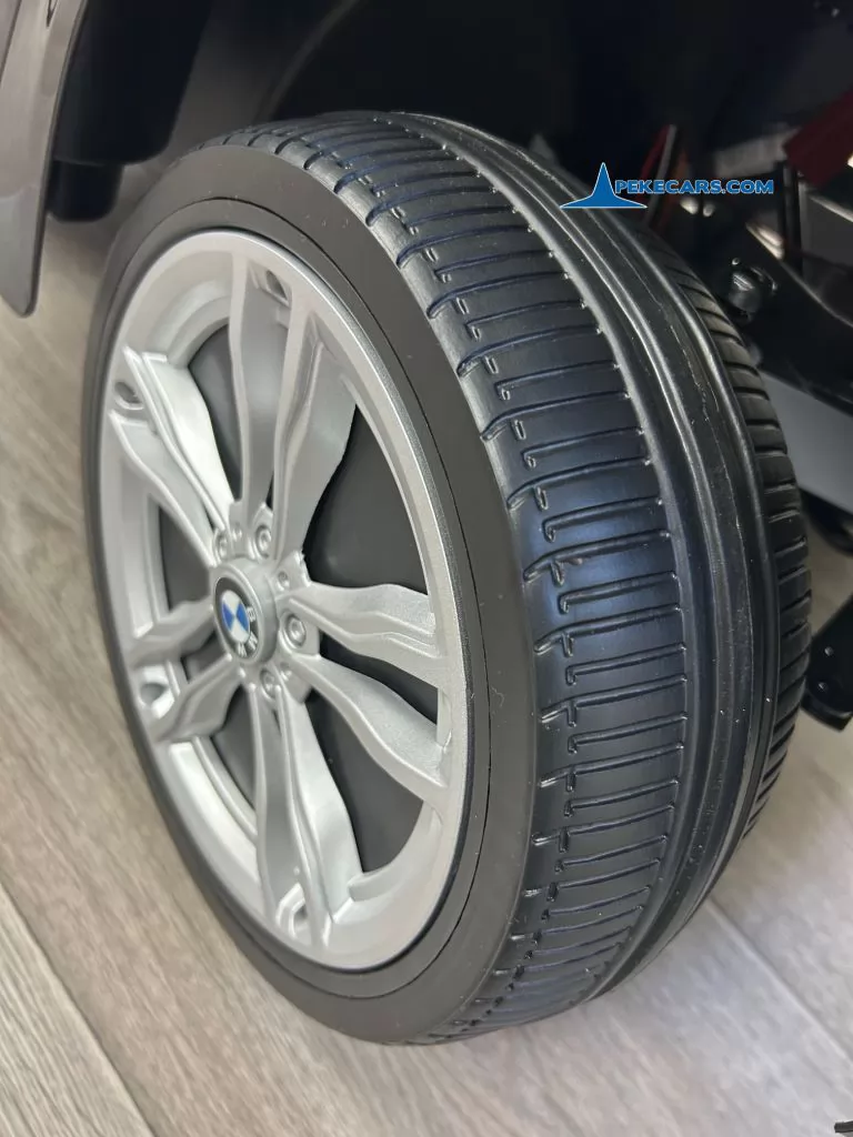 Coche electrico para niños BMW X6M Negro Metalizado ruedas