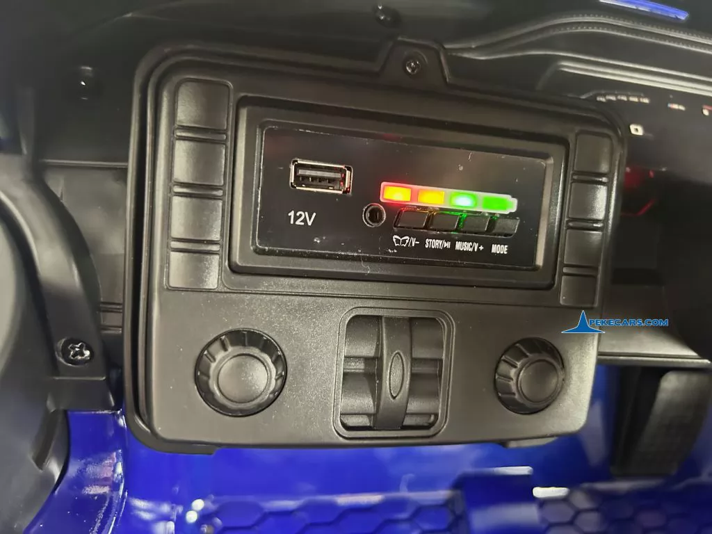 BMW M4 12V 2.4G Azul Metalizado musica y mp3