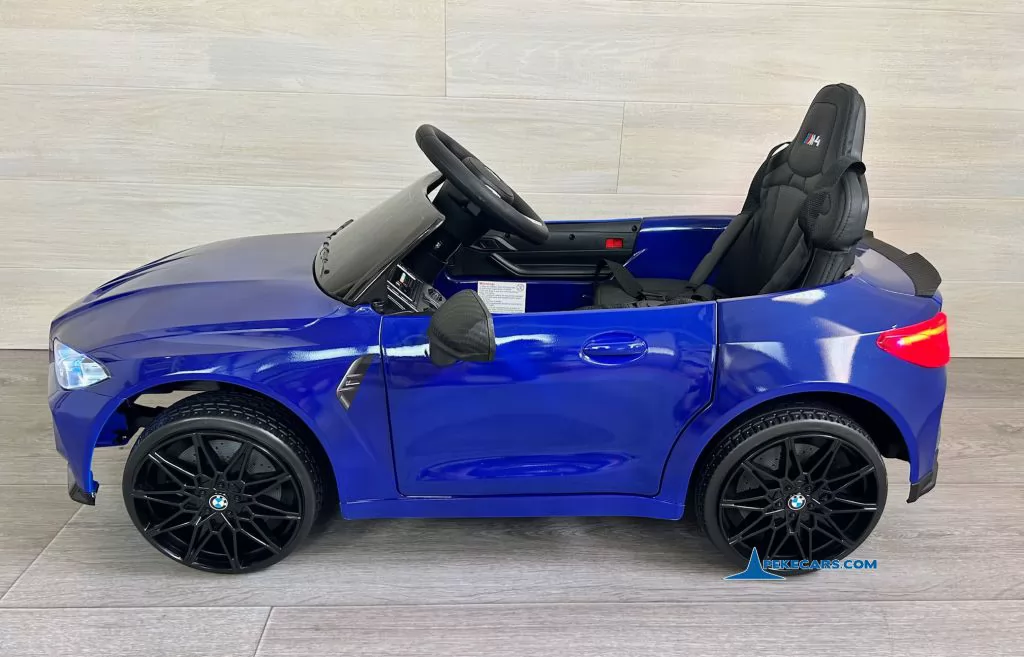 BMW M4 12V 2.4G Azul Metalizado vista lado derecha