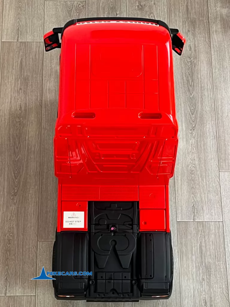 Camion Mercedes Actros Rojo vista arriba detalle