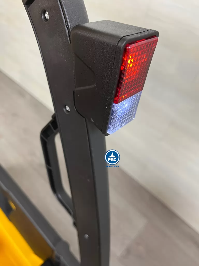 Carretilla Elevadora 12V 2.4G Amarilla luz en la barra