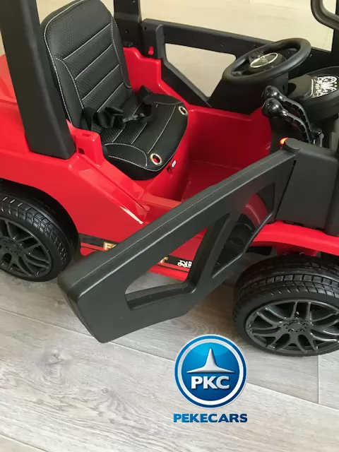 Carretilla Elevadora 12V 2.4G Rojo vista apertura de puertas