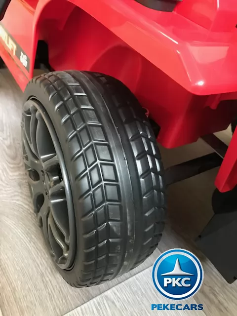 Carretilla Elevadora 12V 2.4G Rojo vista rueda