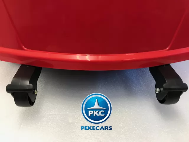 Carretilla Elevadora 12V 2.4G Rojo vista ruedas de transporte
