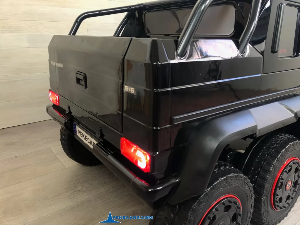 coche con mando Mercedes G63 6x6 12V 2.4G Negro Metalizado