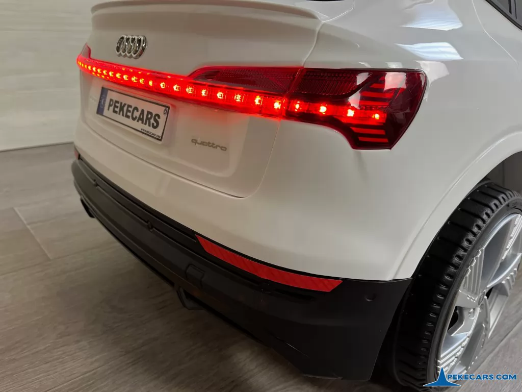 coche con mando Audi E-TRON Quattro Sportback 12V 2.4G Blanco