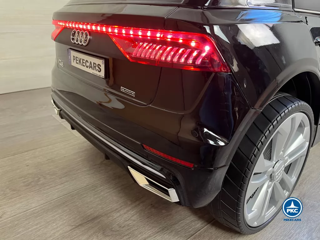 coche con mando AUDI Q8 12V 2.4G Negro Metalizado