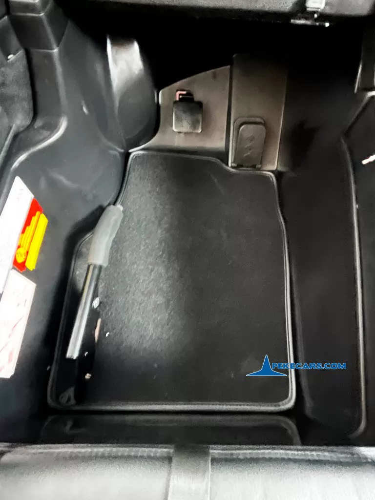 coches para niños deportivo pekecars xl 48v rojo negro interior