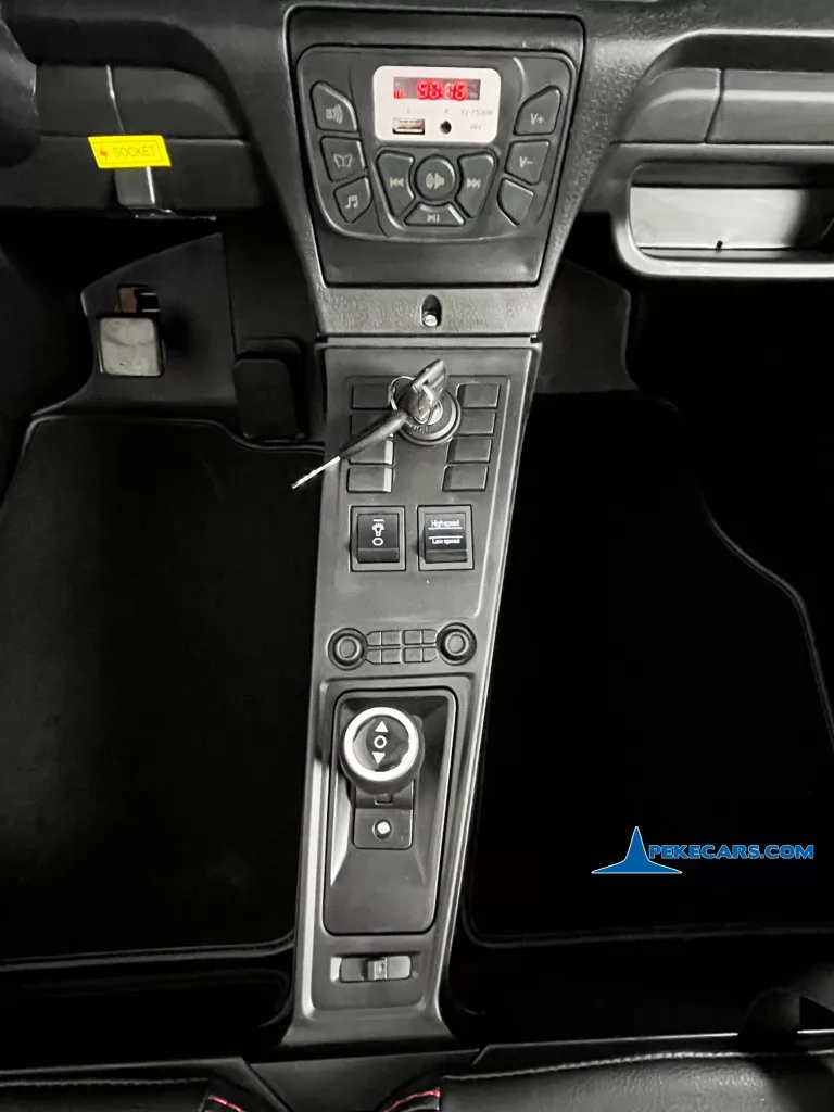 deportivo pekecars xl 48v rojo negro coches teledirigidos detalle panel