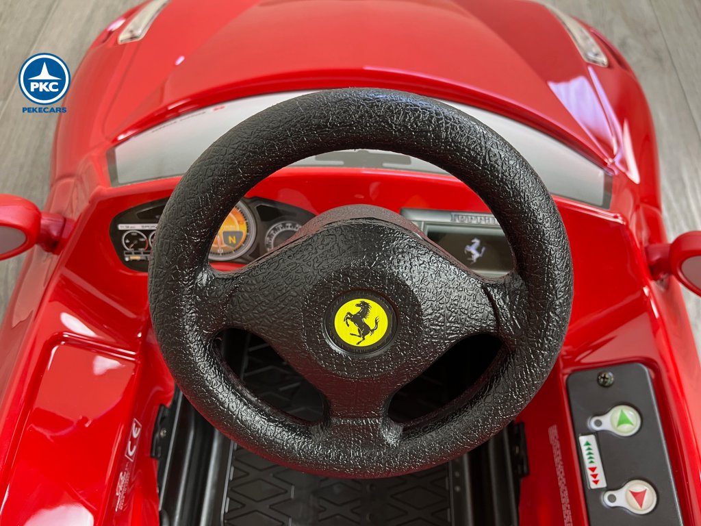 Ferrari 458 6V Rojo volante