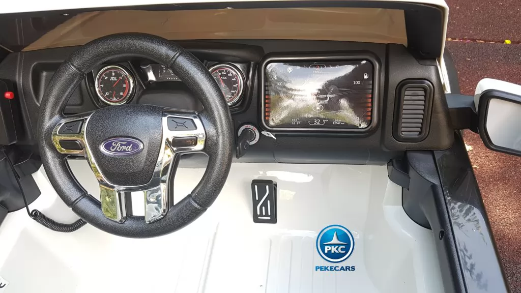 Todoterreno electrico infantil Ford Ranger MP4 Blanco salpicadero