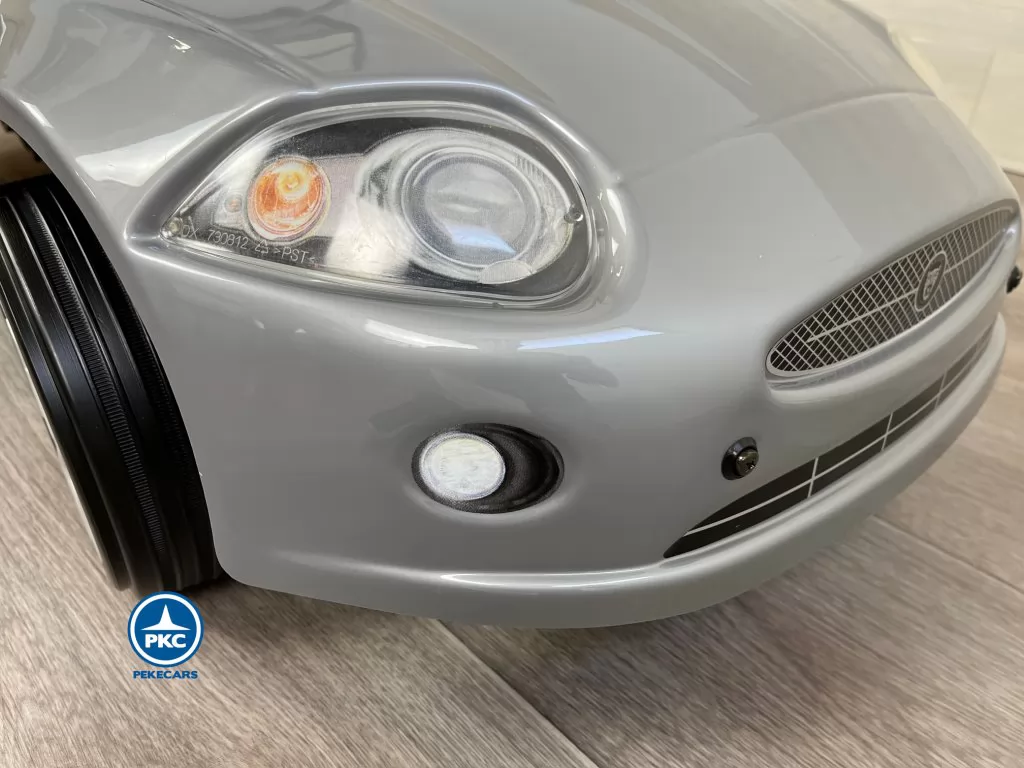 Jaguar XK 6V Gris faros