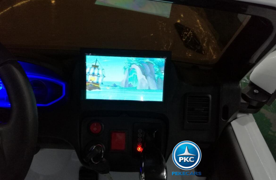 Coche electrico infantil Jeep Happer MP4 Blanco pantalla encendida