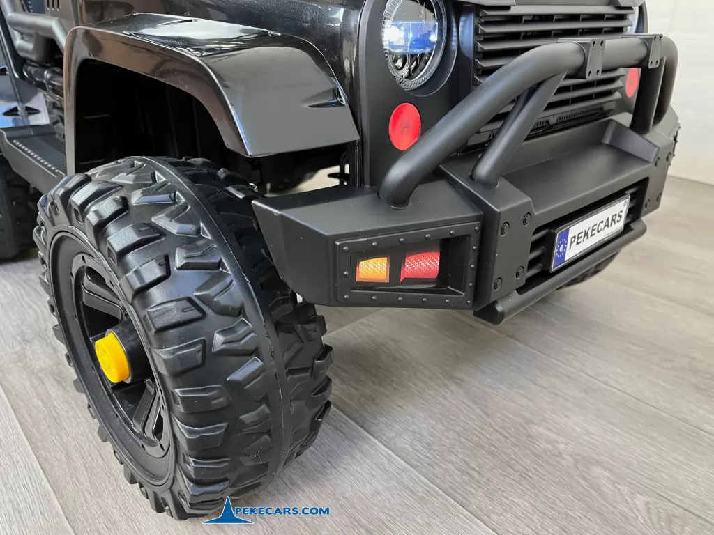 coche con mando Jeep Mountain King 12V 2.4G Negro