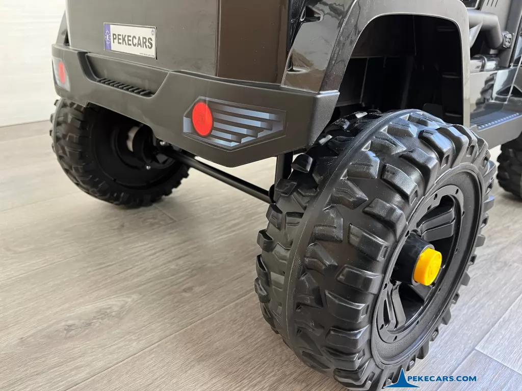 coche de batería Jeep Mountain King 12V 2.4G Negro