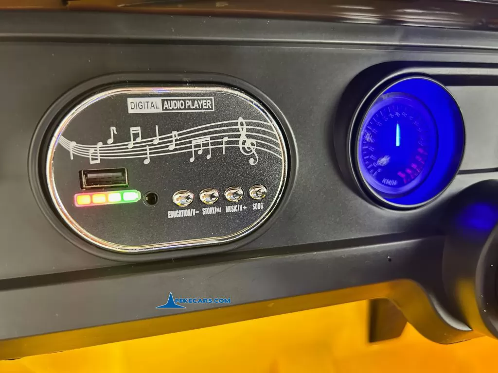 Jeep Wrangler Rubicon Style 12V 2.4G Amarillo