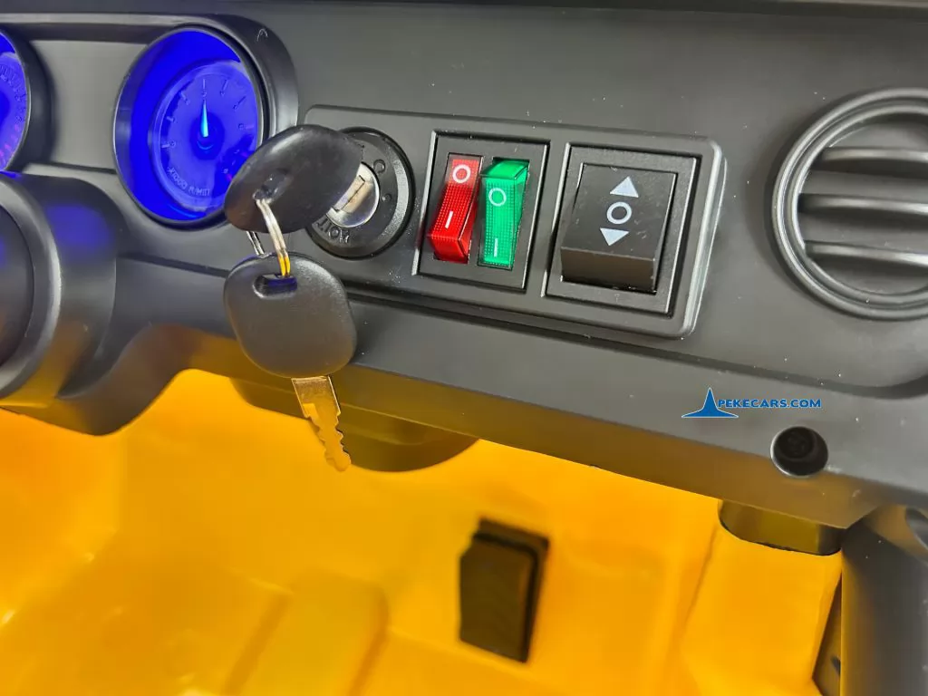 Jeep Wrangler Rubicon Style 12V 2.4G Amarillo