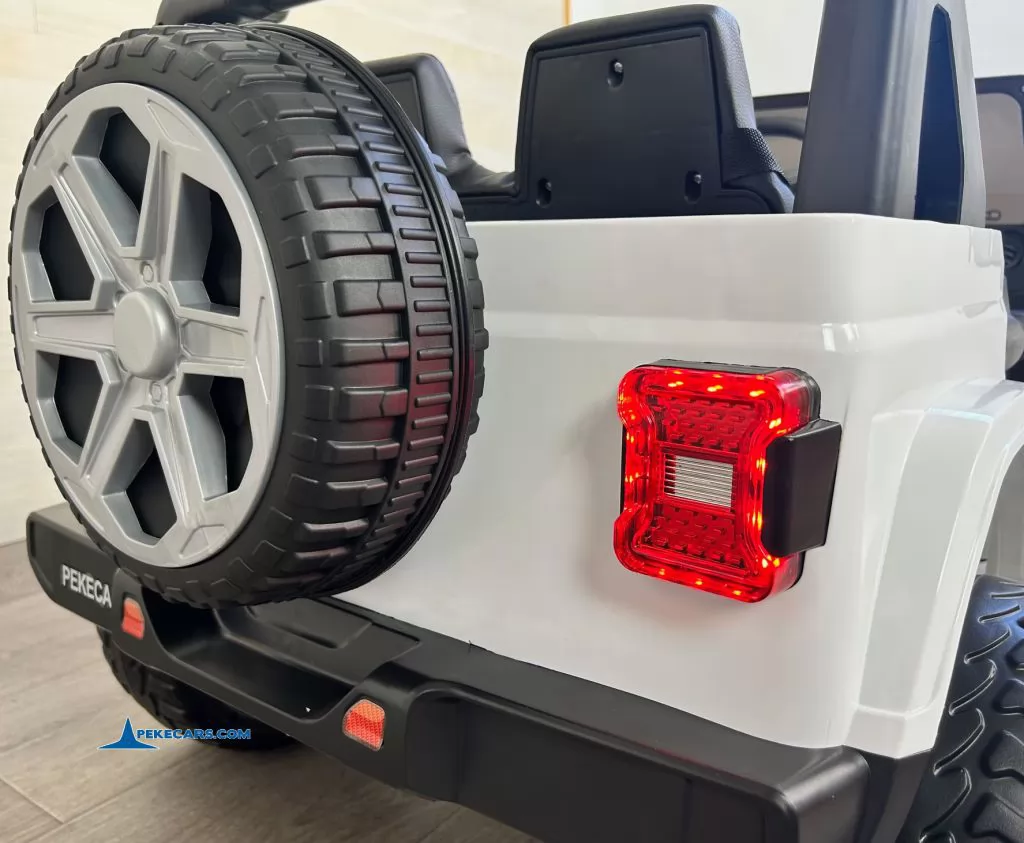 Jeep Wrangler Rubicon Style 12V 2.4G Blanco