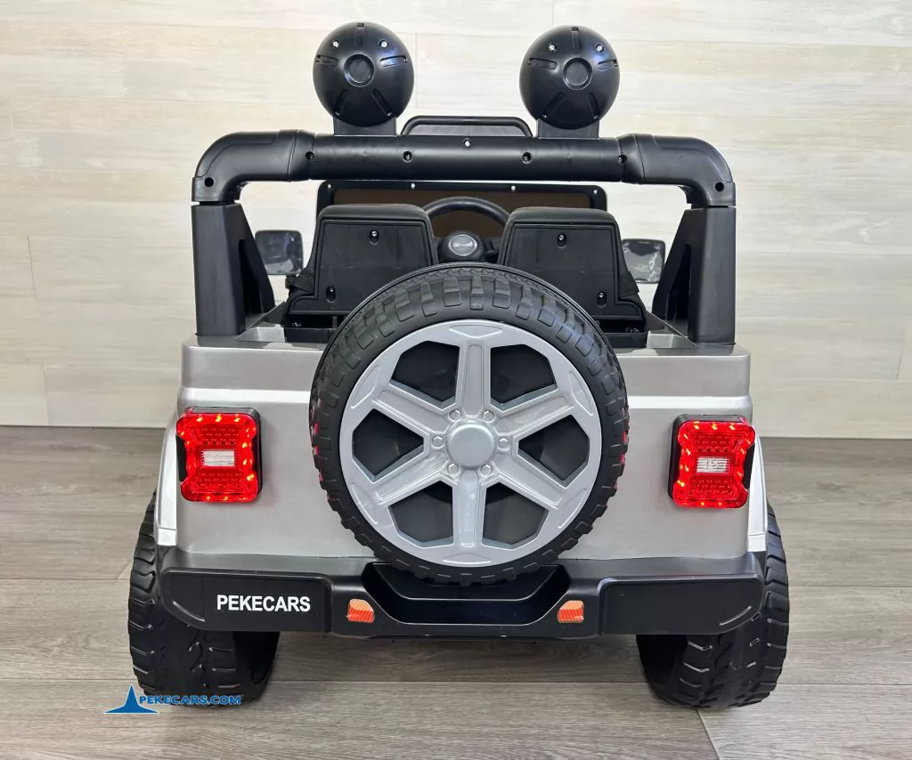 Jeep Wrangler Rubicon Style 12V 2.4G Plata Metalizado parte trasera