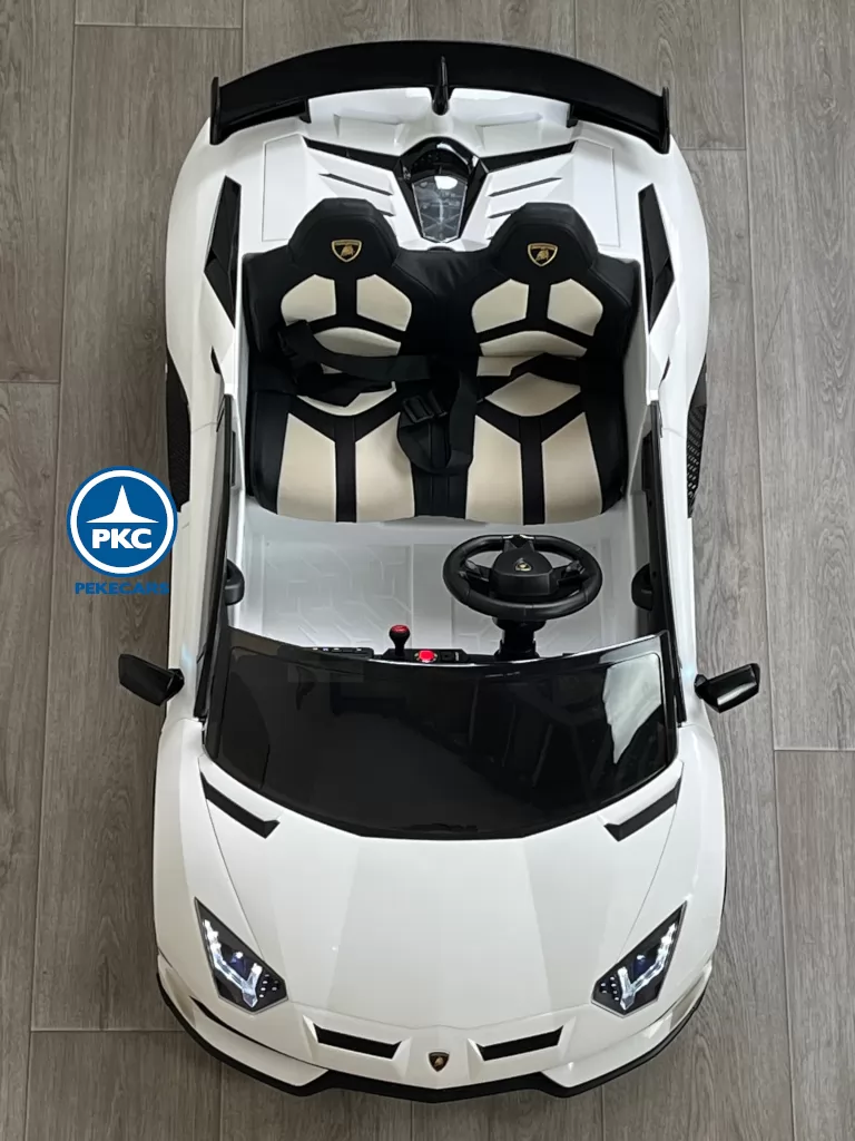Lamborghini aventador 24v blanco desde arriba