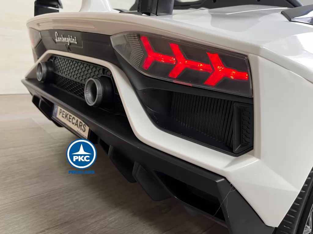 Lamborghini aventador 24v blanco detalles trasera