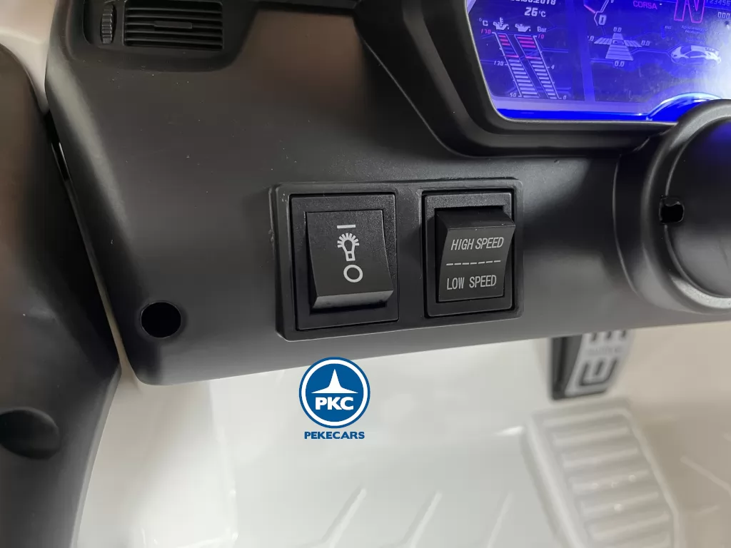 Lamborghini aventador 24v blanco pedal